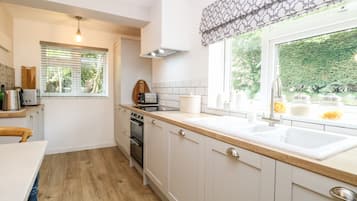 Cottage | Interior