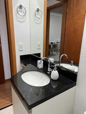 Shower - Beautiful apartment in Bacutia (Guarapari)