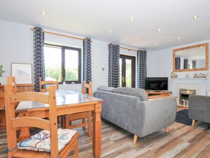 Cottage | Living area