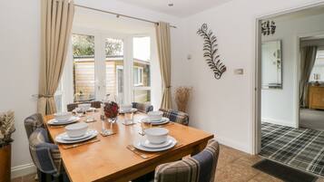 Refrigerador, lavavajillas, tetera/pava eléctrica, tostadora