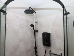 Cottage | Bathroom | Shower