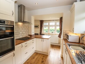 Casa de campo | Cocina privada | Frigorífico, lavavajillas y utensilios de cocina