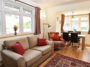 Cottage | Living room - Lilac Cottage (Windermere)