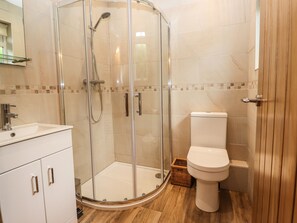 Cottage | Bathroom - Lilac Cottage (Windermere)