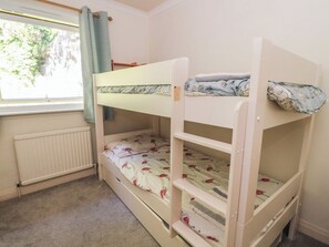 4 chambres, accès au Wi-Fi (inclus), décor unique, ameublement unique