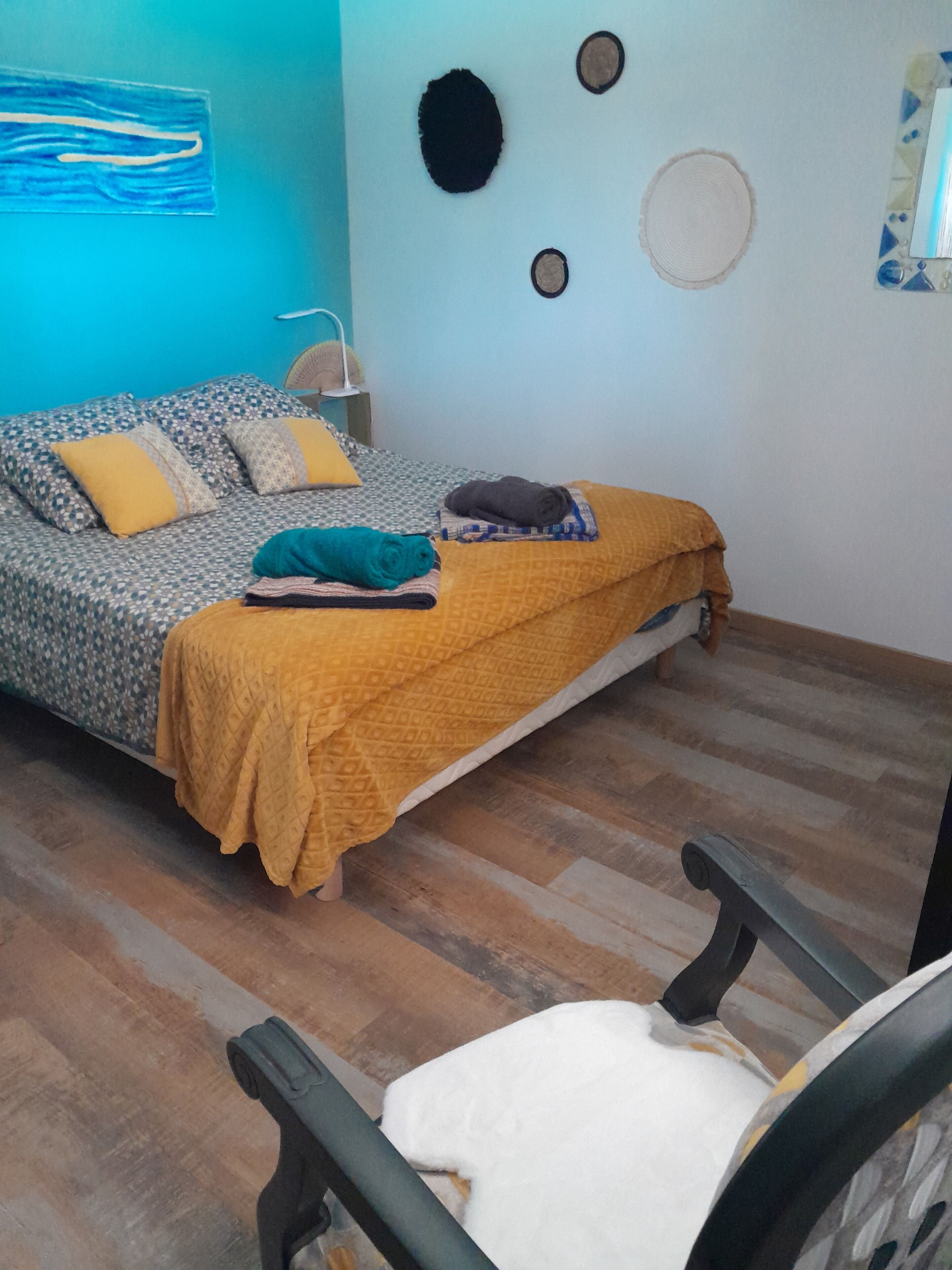 1 chambre, fer et planche à repasser, lit parapluie, Wi-Fi gratuit