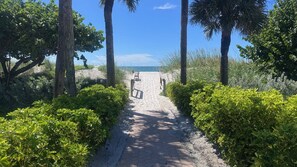 Beach - Superb Gulf views in a renovated unit - CL0302 (Naples)