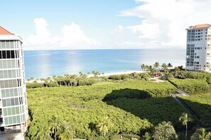 Imagen sin descripción, 4 de 25, botón