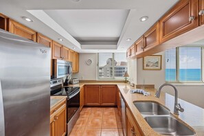 Coffee/tea maker, toaster, dining tables