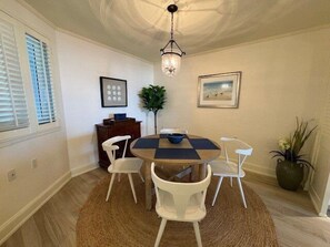 Luokittelematon kuva, 5 kautta 28, painike