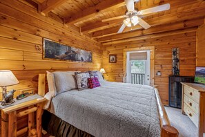 3 habitaciones, tabla de planchar con plancha y cuna de viaje 