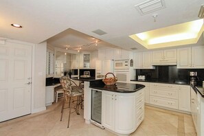 Coffee/tea maker, toaster, dining tables, kitchen islands - Excellent Gulf views from the 12th floor! WS1202 (Naples)