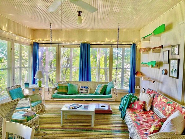 TV, fireplace, books, offices - LAKEFRONT Private Dock Walk to Town 4 Bed Sleep 12 (Battle Lake)