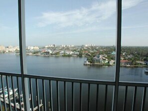 Interior - 2 Blocks From The Beach With Bay And Gulf Views - Reg 2-1004 (Naples)