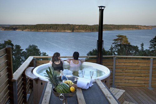 Cottage with archipelago view 30 min from Stockholm