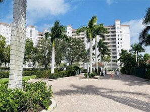 Unclassified image, 5 of 29, button