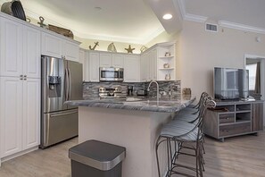Coffee/tea maker, toaster, dining tables - Beautifully remodeled end unit on the 5th floor! - REG 5-505 (Naples)