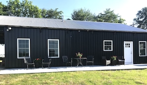 Exterior - Nonna’s Place - Pole Barn Dwelling Near Mammoth Cave (Oakland)