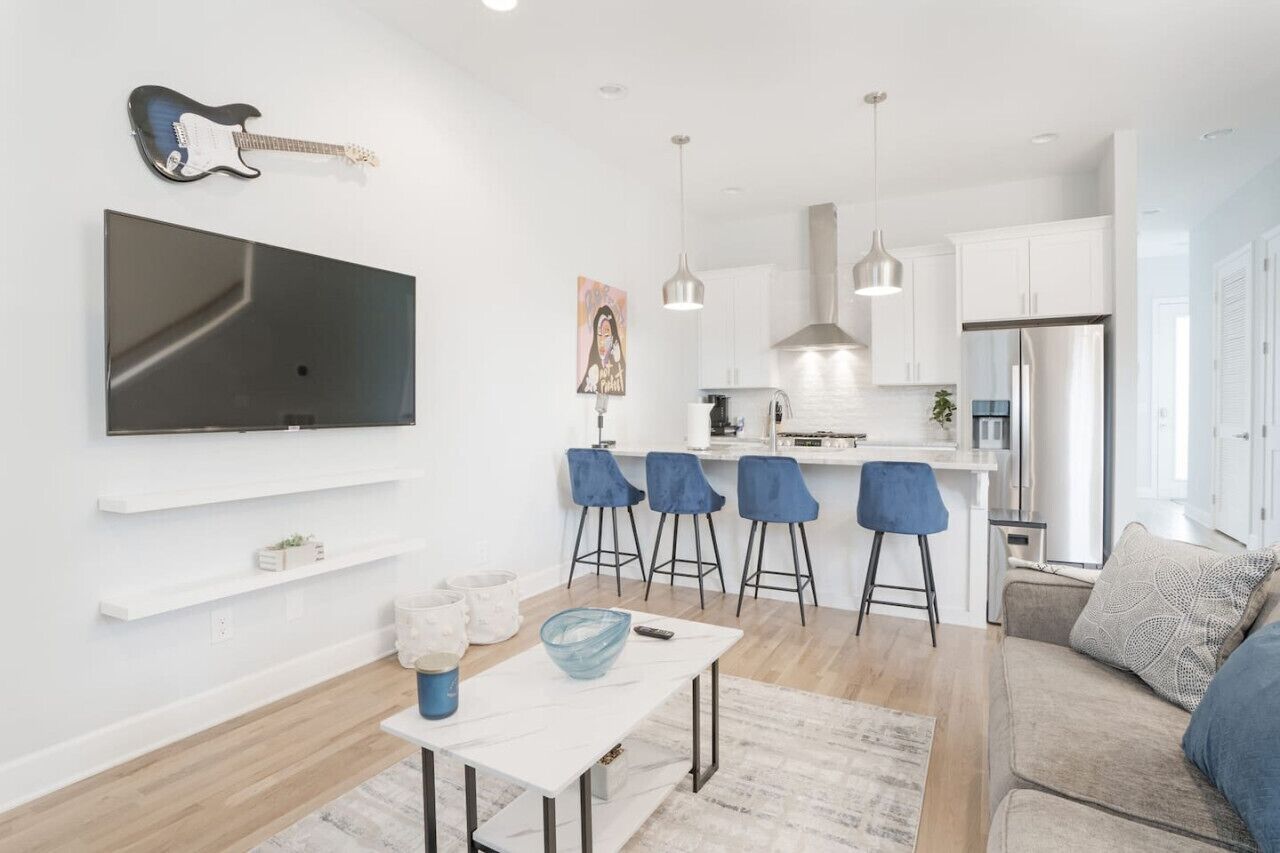 Brand New Duplex - Sleeps Up To 20 - Nashville