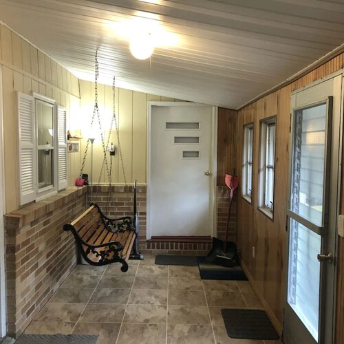 Mountain Cottage near skiing, hiking fishing and all things outdoor!