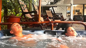 Outdoor pool - VAL HOTEL (Quepos)