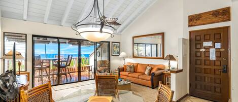 Fernseher, DVD-Player, Bücher, Videothek