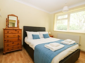 Cottage | 2 bedrooms, individually decorated, individually furnished, free WiFi - 11 Seaward Crest (Norwich)