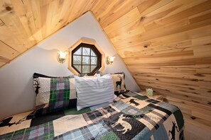 1 bedroom, desk, free WiFi, bed sheets