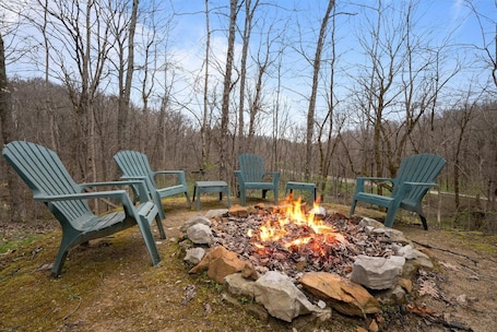 Property grounds. HOT TUB! Tiny Home Fire Pit! Pet Friendly on 5 Acres of Seclusion!