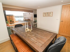 Cottage | Private kitchen | Fridge, microwave, dishwasher, electric kettle