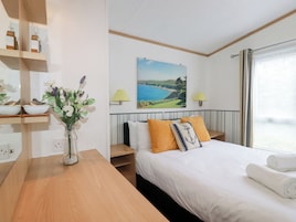 Cottage | 2 bedrooms, WiFi (free), individually decorated, individually furnished