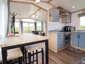 平房 | 私人廚房 | 雪櫃、電熱水壺、多士爐、廚房用具/餐具/器皿