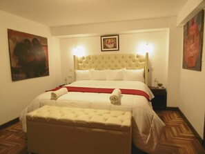 Kamar Double Superior | Meja kerja, ruang kerja ramah laptop, Wi-Fi gratis, dan seprai linen