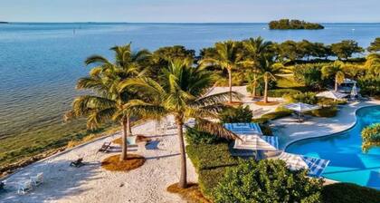 Sunset Escape - Incredible Waterfront Condo Near Beautiful Anna Maria Island!