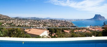 Large, beautiful 5- bedroom villa with private pool