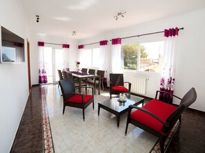 Dining - Large, beautiful 5- bedroom villa with private pool (Calpe)