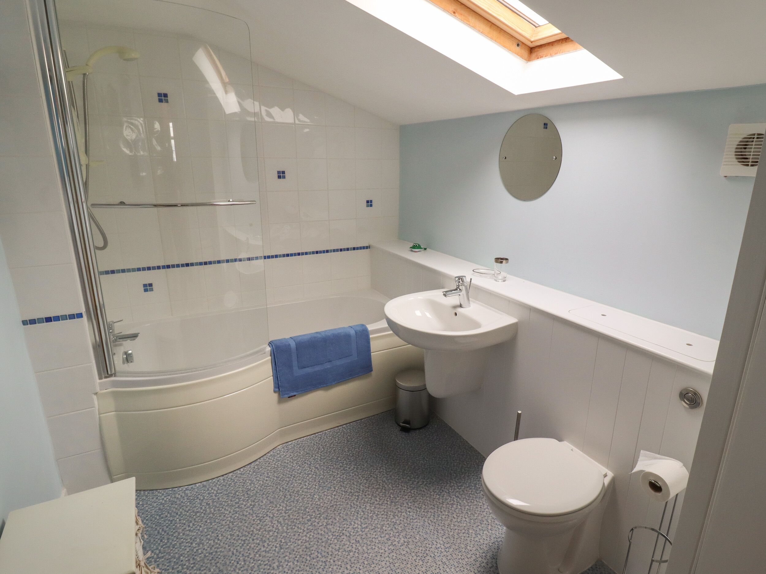 Cottage | Bathroom | Shower