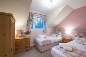 Cottage | 3 bedrooms, individually decorated, individually furnished, free WiFi - Honeybee Cottage (Penrith)