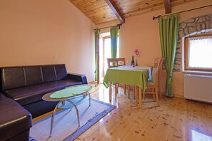 Fernseher, Tischfußball