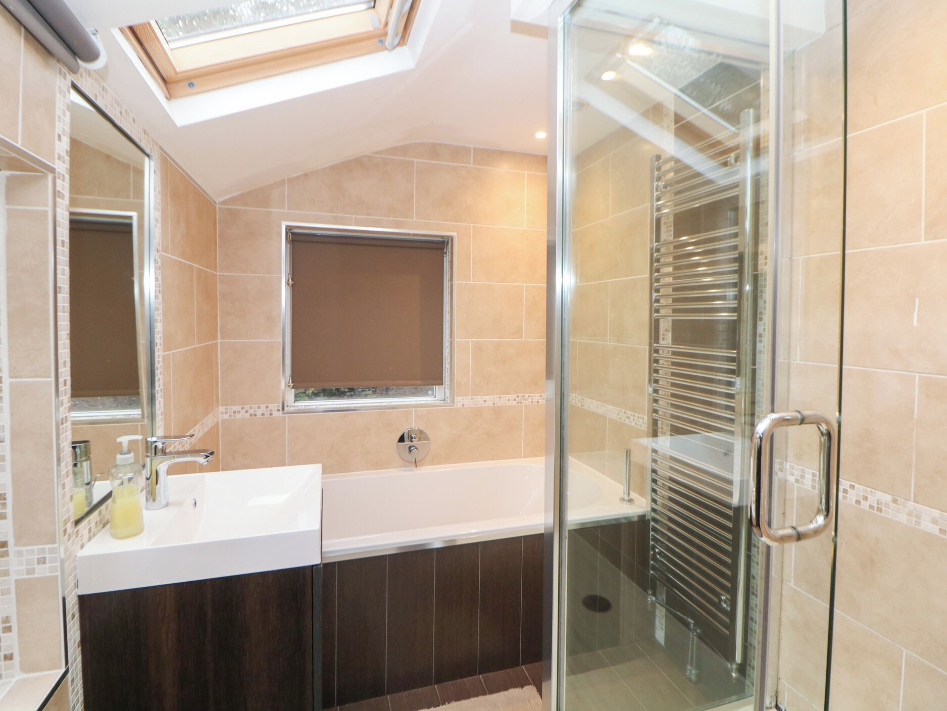 Cottage | Bathroom | Shower