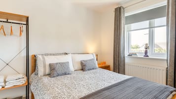 Cottage | 3 bedrooms, individually decorated, individually furnished, free WiFi