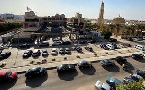 Parking - شقة تطل على شارع التسعين الشمالي (Cairo Governorate)