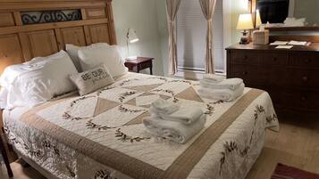 Foothills- Room 17 | Bathroom