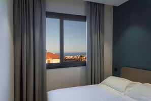 Appartamento Deluxe, terrazzo, vista piscina, vista Etna | 1 ห้องนอน, ผ้าปูที่นอนฝ้ายอียิปต์, เครื่องนอนระดับพรีเมียม, ผ้านวมขนเป็ด