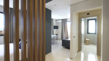 Appartamento Deluxe, terrazzo, vista piscina, vista Etna | 1 quarto, roupas de cama de algodão egípcio, roupas de cama premium