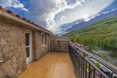 Rural House** in the heart of Valle del Jerte, next to the river.