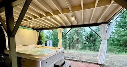 Spacious 5-bedroom dome home 13 min from Goldendale Observatory