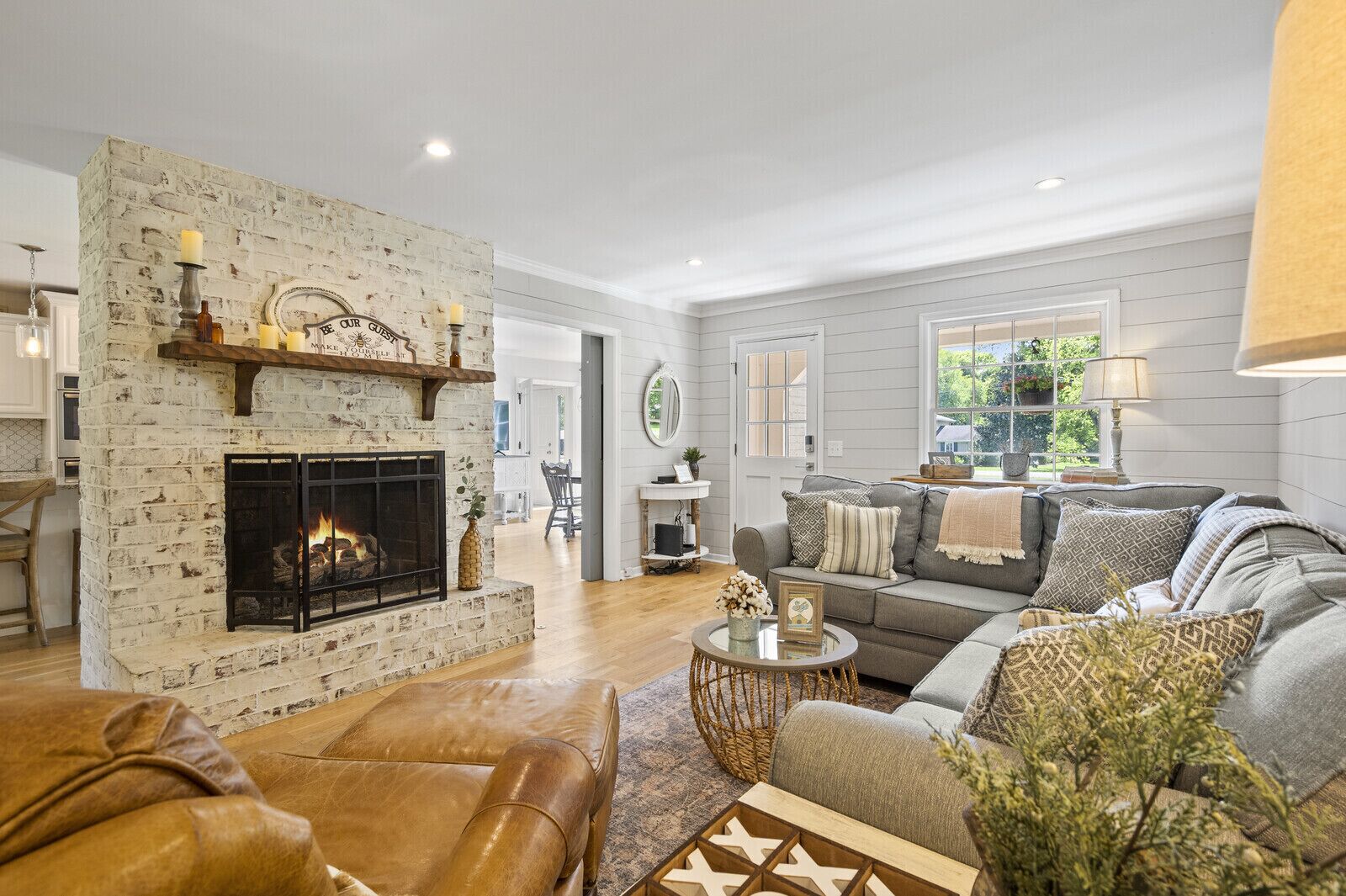 Stylish Farmhouse of Franklin, Perfect for Large Families, 5 min to Downtown