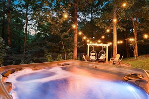 Outdoor spa tub - River Resort~ Cold Plunge~ Hot tub~ Game Room ~ Resort Pool ~ Fire Pit- Ellijay (Ellijay)