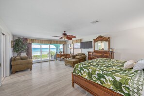 4 室のベッドルーム、デスク、WiFi (無料)、ベッドシーツ